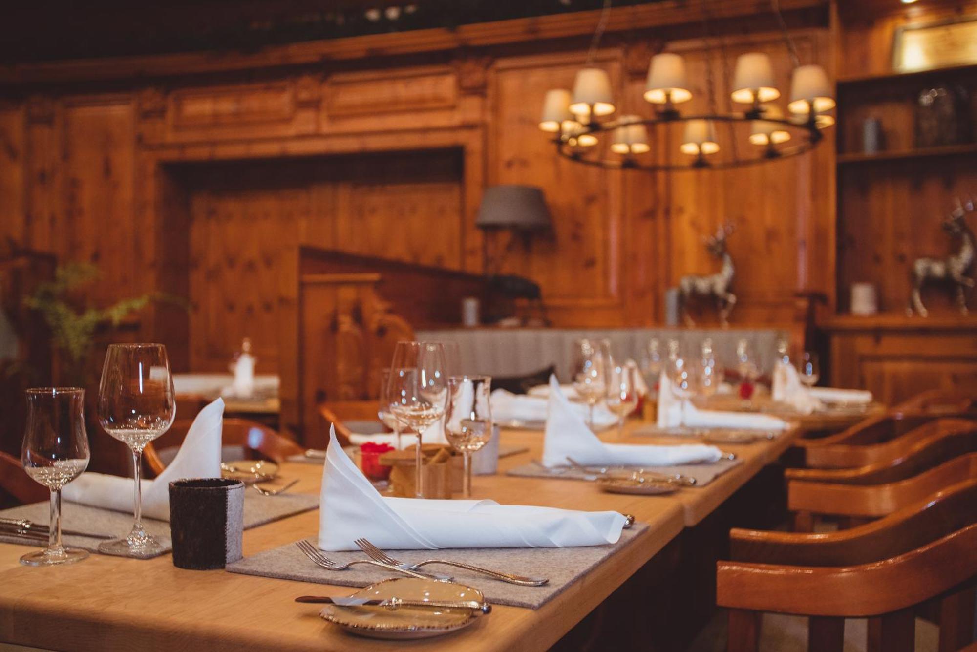Vila Vita Rosenpark Marburg Экстерьер фото Restaurant in the Hotel Axelmannstein
