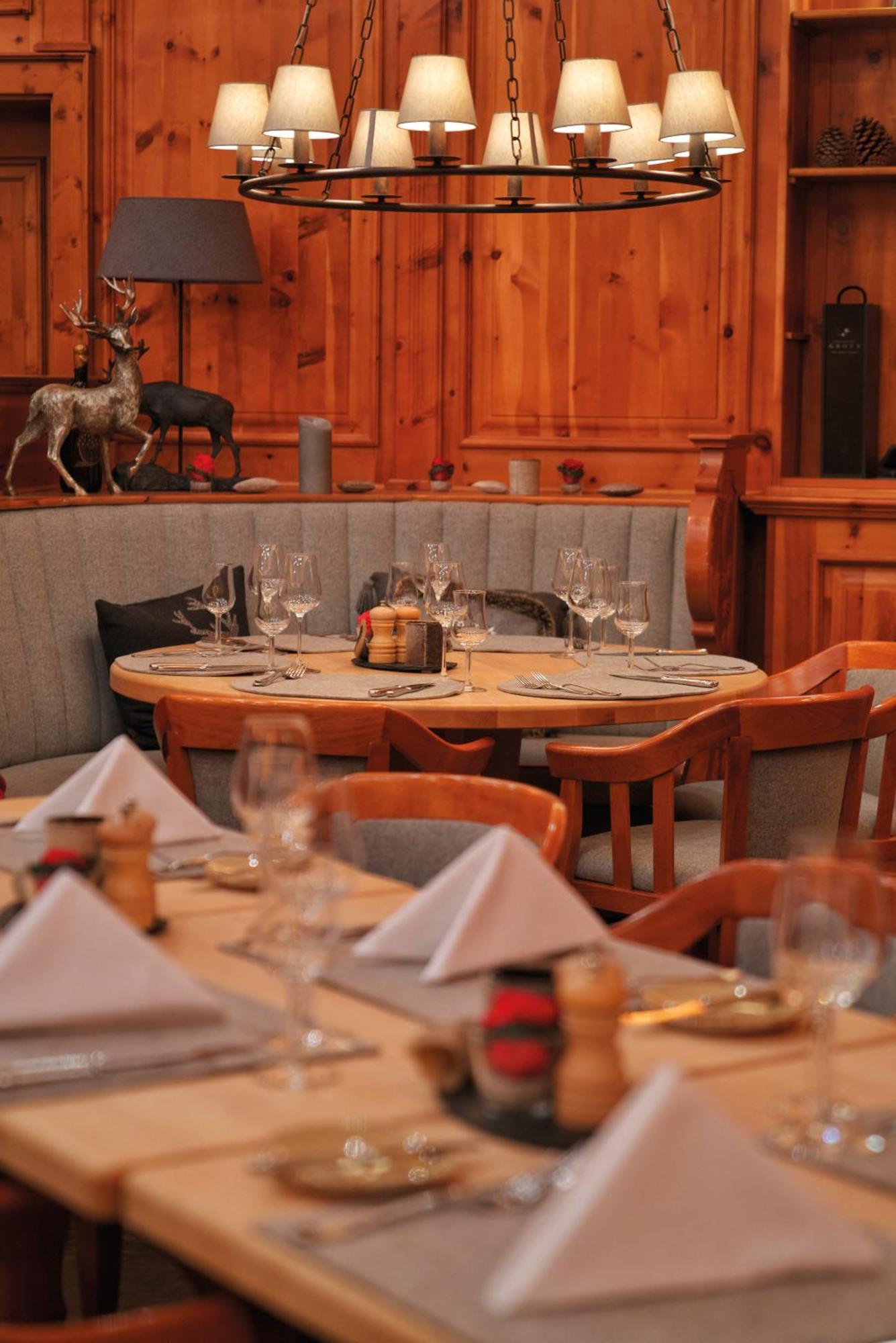 Vila Vita Rosenpark Marburg Экстерьер фото Restaurant in the Hotel de la Cour des Alpes