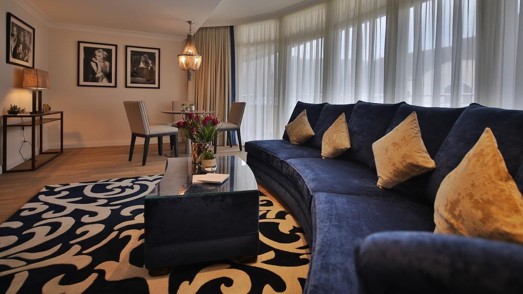 Vila Vita Rosenpark Marburg Экстерьер фото A suite at the hotel