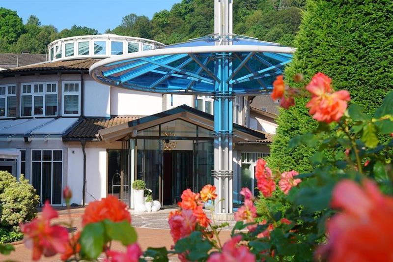 Vila Vita Rosenpark Marburg Экстерьер фото The entrance of the German National Academy for Public Health at the Robert Koch Institute